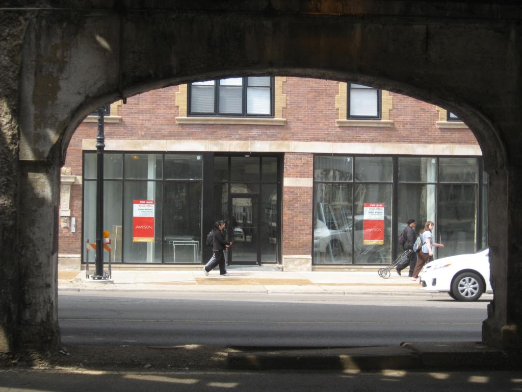 The CTA is impressed with the "open" look its design will create across Broadway. I prefer this gracefully framed view of the current design. 