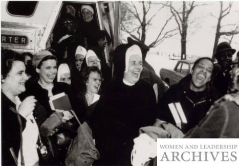 Mary Griffin, PhD, of Mundelein College arrives with her students at Selma, 1965 (Mary Griffin Papers, Women and Leadership Archives, Loyola University Chicago)